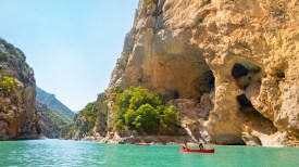 A Guide to Finding Safe Kayaking Destinations Around the World